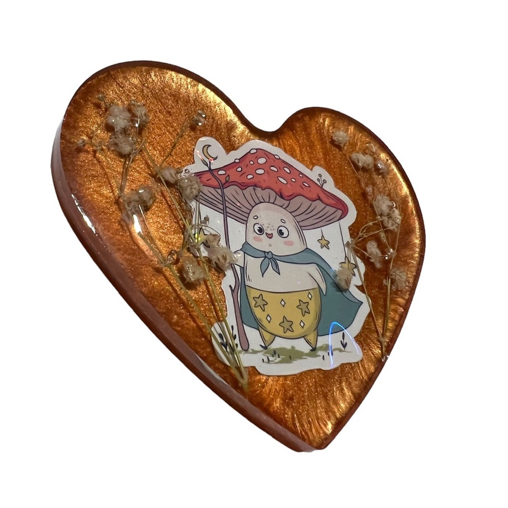 Mini Shroomie Heart with Pressed Baby’s Breath Handmade epoxy resin decoration